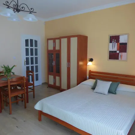 Ildiko Apartman Appartamento Szeged